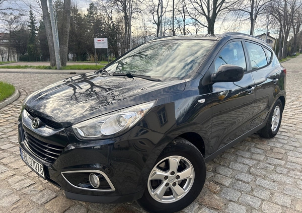 Hyundai Tucson cena 34900 przebieg: 194000, rok produkcji 2010 z Bieruń małe 137